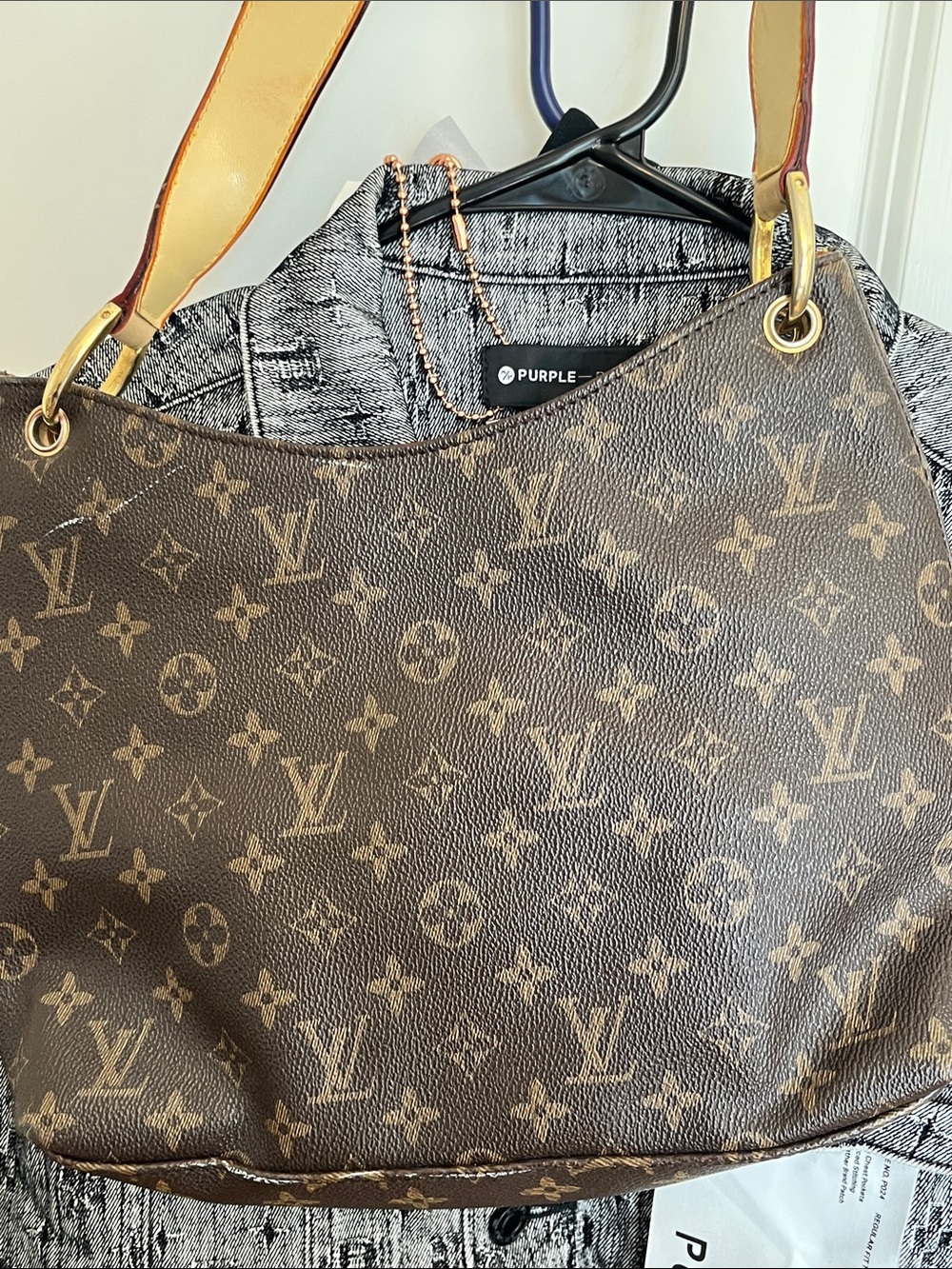 Louis Vuitton Shoulder bag🔥🔥